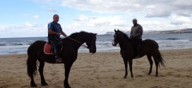 Στην παραλία βόλτα με τ’ άλογα!