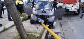 Τροχαίο ατύχημα μ’ εγκλωβισμένο τον οδηγό Ι.Χ. οχήματος στα Χανιά (Και βίντεο)