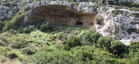 ΣΤΟ ΑΚΡΩΤΗΡΙ ΧΑΝΙΩΝ –  Ένα σπήλαιο κατάλληλο για φάτνη στο Ακρωτήρι