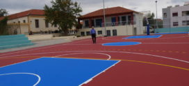 Εγκαινιάσθηκε ο ανακαινισμένος χώρος του σχολείου Καλυβών (Και βίντεο)
