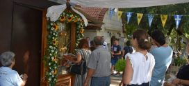 Εκατοντάδες και φέτος οι προσκυνητές στο εορταζόμενο εκκλησάκι του Αγίου Φανουρίου