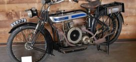 Έκθεση παλιών μοτοσυκλετών και αυτοκινήτων στην Όαση Βαρυπέτρου